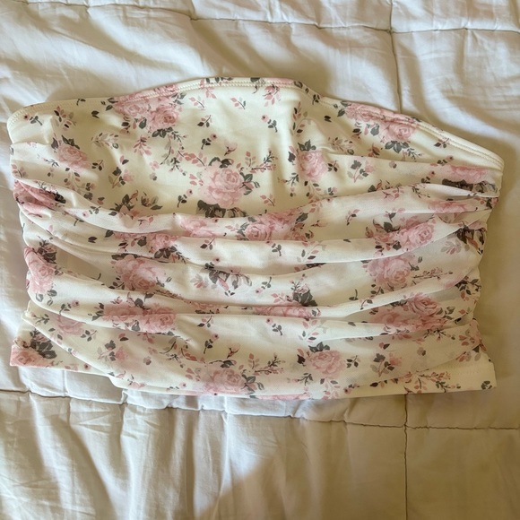 White flower tube top! 🌸 - Picture 1 of 1